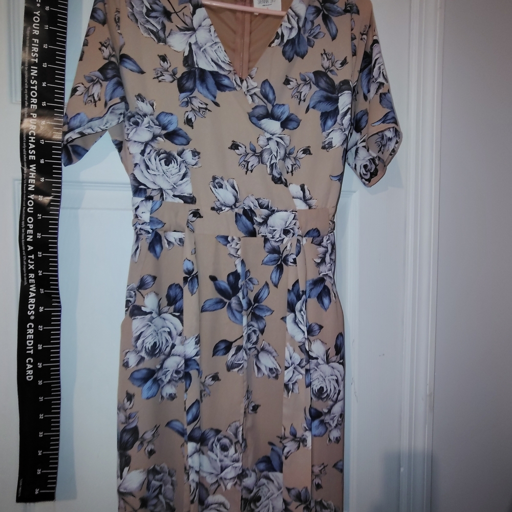 Sienna Sky Tan and Blue Floral Dress S New Nwot full length dress v neck elegant - Picture 10 of 11